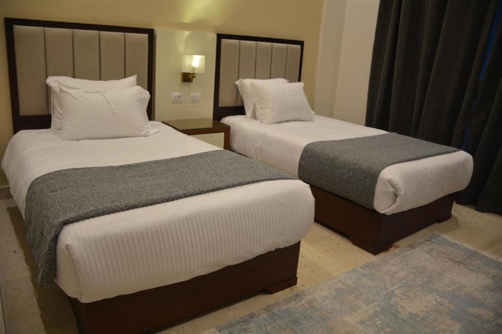 Golden Jewel Ismailia Resort Esterno foto